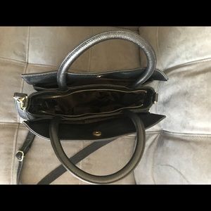Realer black leather purse